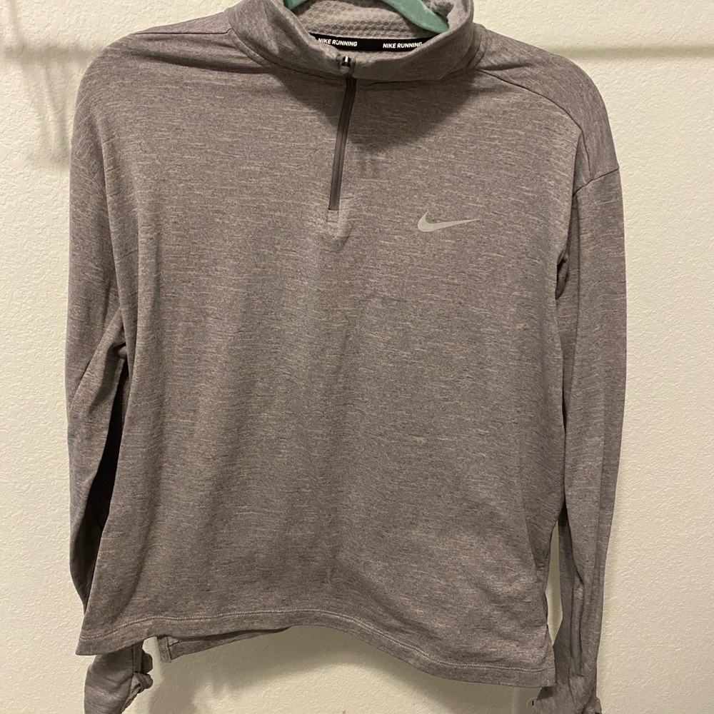 Nike Element
Women's 1/2-Zip Running Top